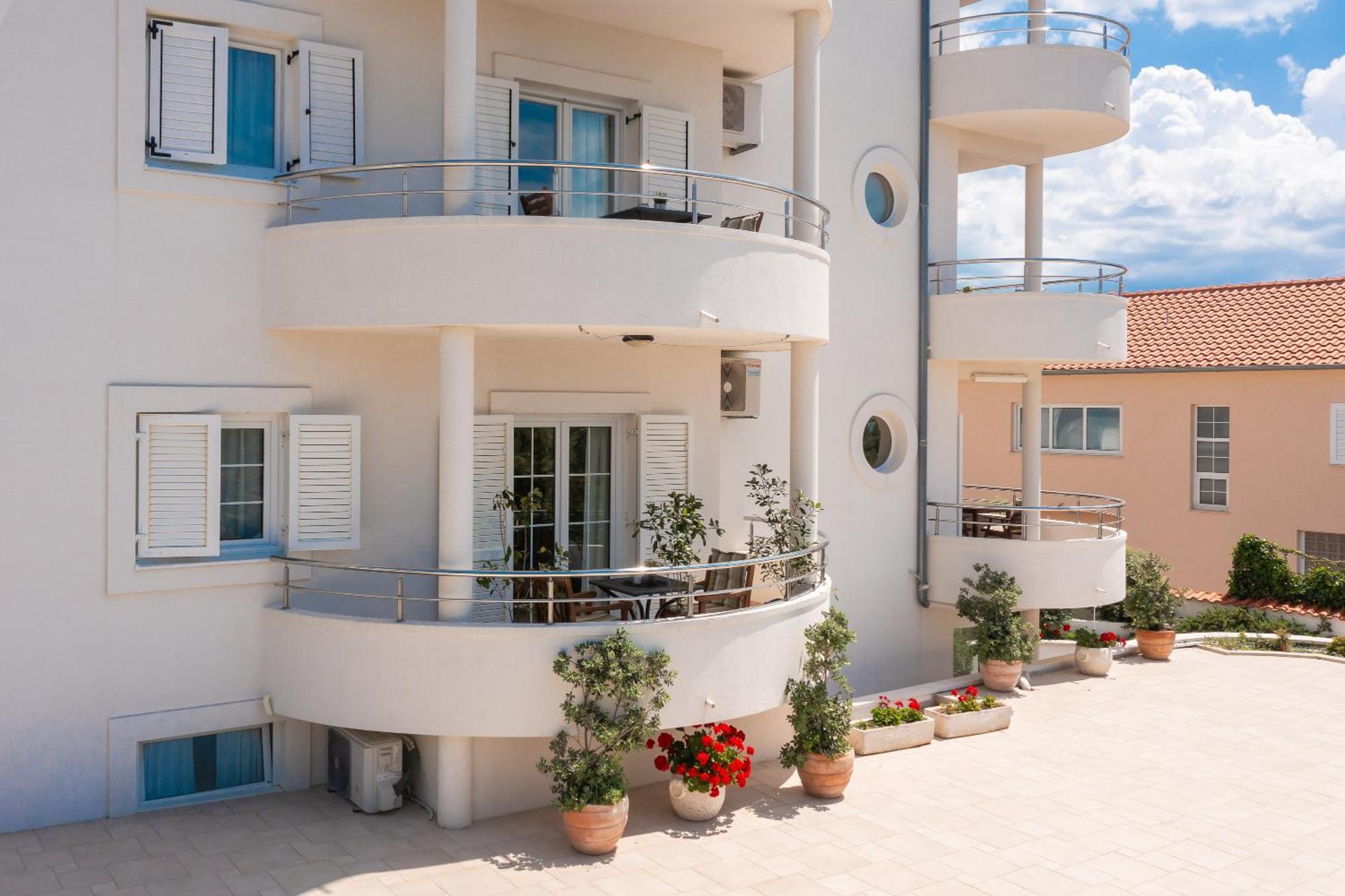 Apartments Tihi III Водице Екстериор снимка